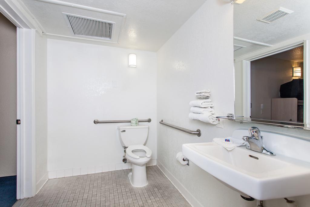 Park Inn By Radisson, Turlock Δωμάτιο φωτογραφία