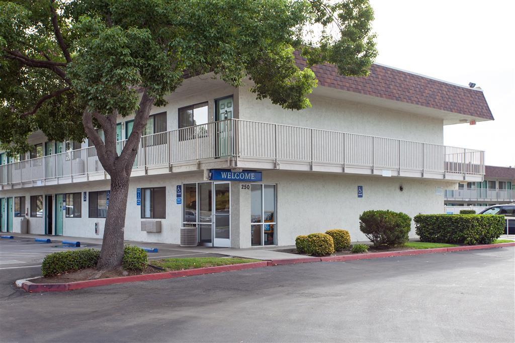 Park Inn By Radisson, Turlock Εξωτερικό φωτογραφία